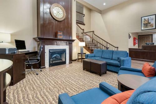 Holiday Inn Express Hotel & Suites Newark-heath