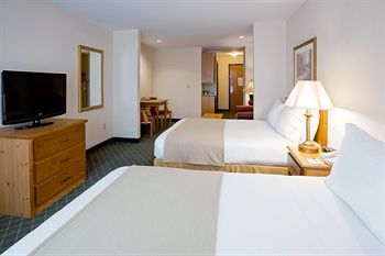 Holiday Inn Express Hotel & Suites Chanhassen