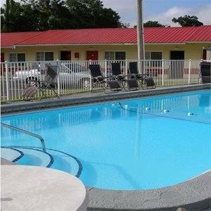 Motel Red Carpet Inn Starke