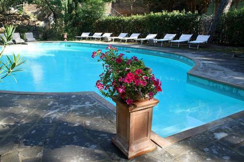 Dolciano Villa Sleeps 4 Pool Air Con Wifi