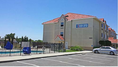 Motel 6 Dixon