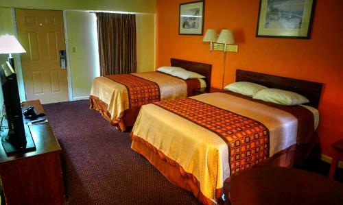Nassau Holiday Motel