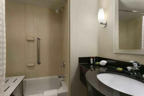 Hotel Embassy Suites Dulles - North/loudoun