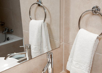 Anastasia Hotel(.)