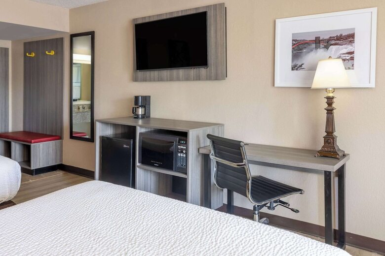 Hotel Ramada By Wyndham Rome - Verona