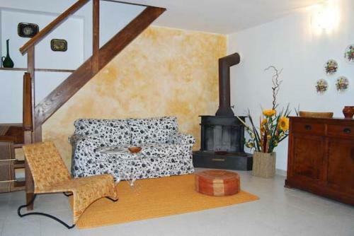 Barbischio Villa Sleeps 5 Pool Wifi