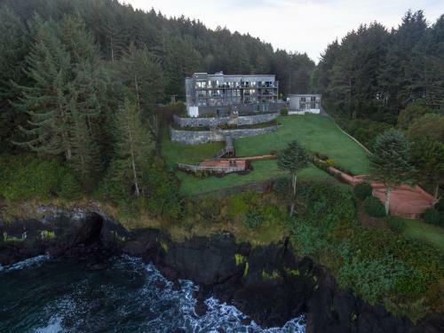 Hotel Whale Cove Inn