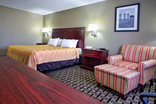 Hotel Econolodge Inn & Suites