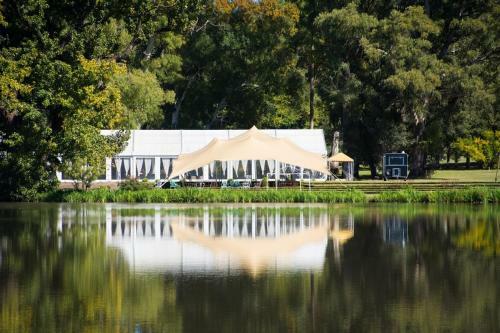 Estancia La Paz Hotel