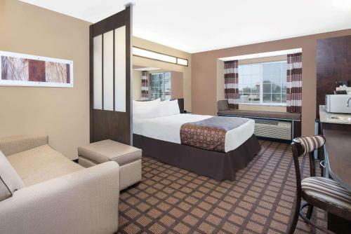 Hotel Microtel Inn & Suites