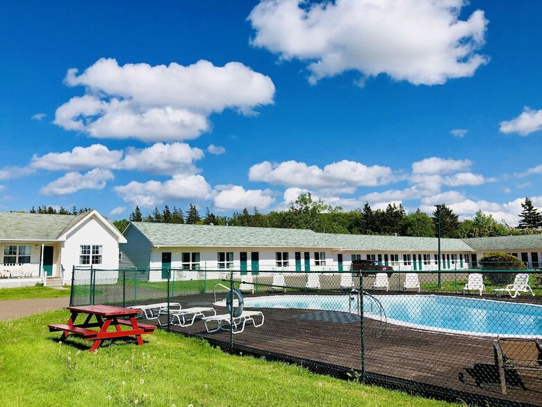 Anne Shirley Motel & Cottages