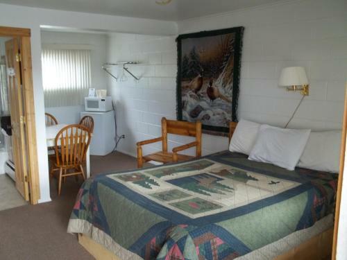 Motel Budget Host Elk Antler Inn