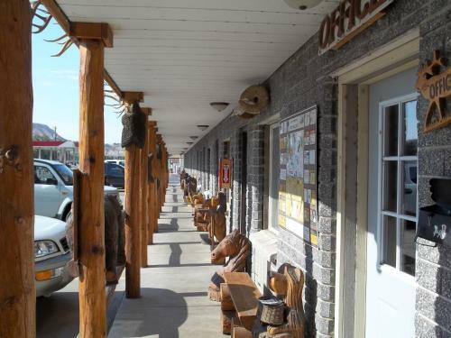 Motel Budget Host Elk Antler Inn