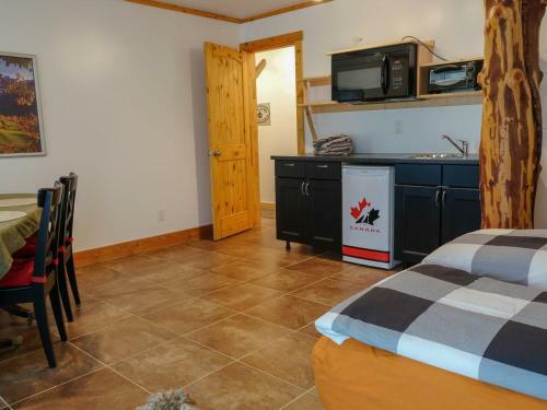 Beautiful Log Chalet Near Fernie, B.c.