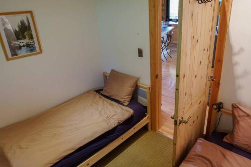 Beautiful Log Chalet Near Fernie, B.c.