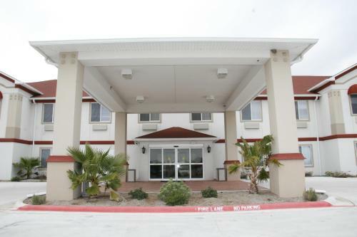 Hotel Budget Host Inn And Suites Cameron
