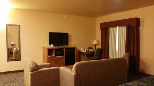 Hotel Hiway Inn Express Of Broken Bow
