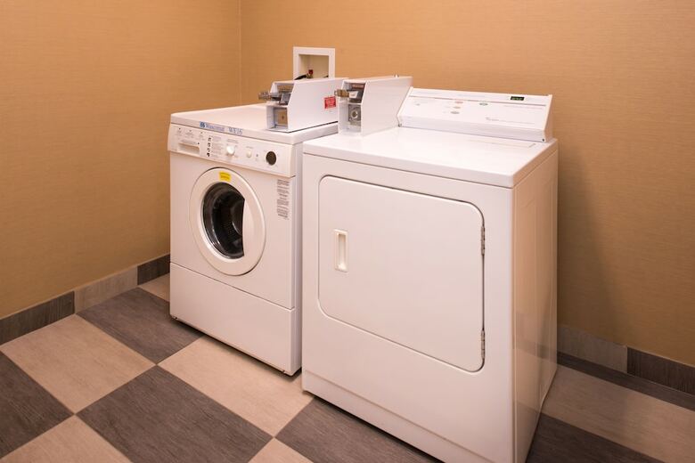 Holiday Inn Express Hotel & Suites Bucyrus