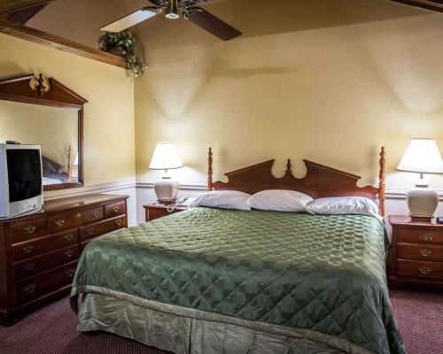 Hotel Rodeway Inn & Suites Plymouth