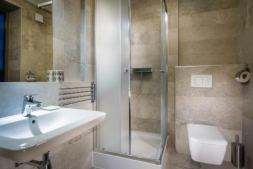 Penzi�n A Apartm�ny Moravica