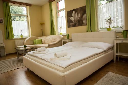 Hostal Penzion Burra