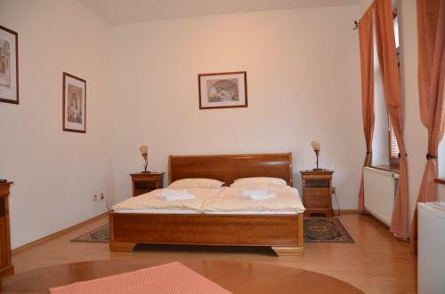 Hostal Penzion Scarlet
