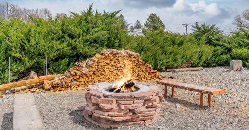 Hotchkiss Inn Motel