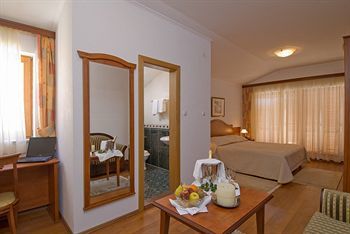 Marco Polo Boutique Hotel(.)