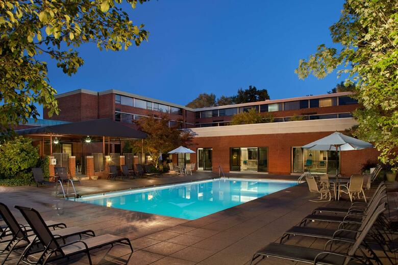 Hotel Doubletree By Hilton Akron Fairlawn