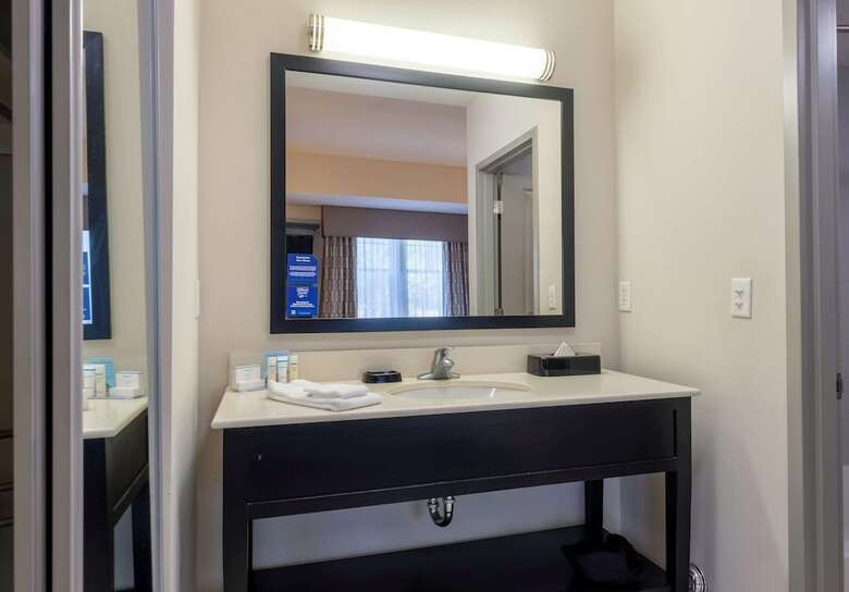 Hotel Hampton Inn & Suites Dupont