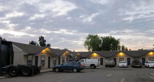 Mac's Motel