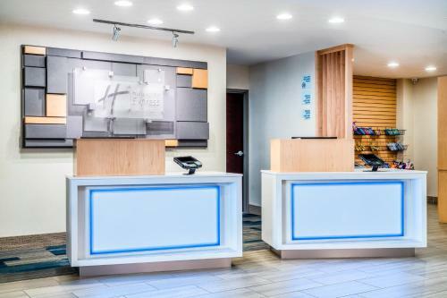 Holiday Inn Express Hotel & Suites Tappahannock