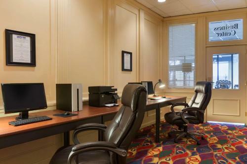 Posada Park Inn By Radisson Sharon
