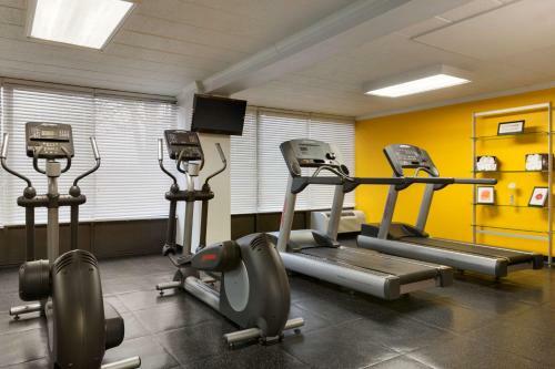 Posada Park Inn By Radisson Sharon