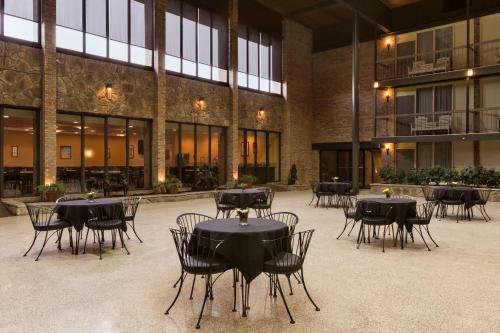 Posada Park Inn By Radisson Sharon