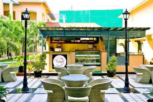 Hotel Pramod Convention & Club Resort