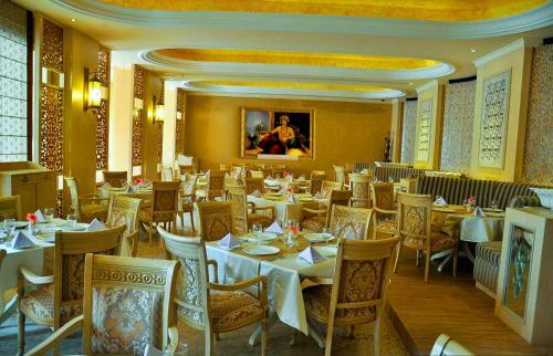 Hotel Pramod Convention & Club Resort
