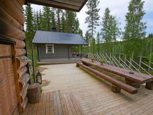Holiday Home Juurakkopirtti