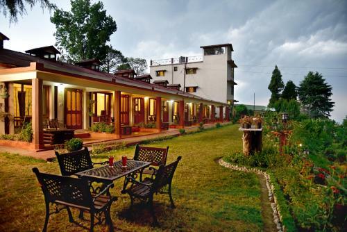 Hotel Xomotel Ranikhet Heights