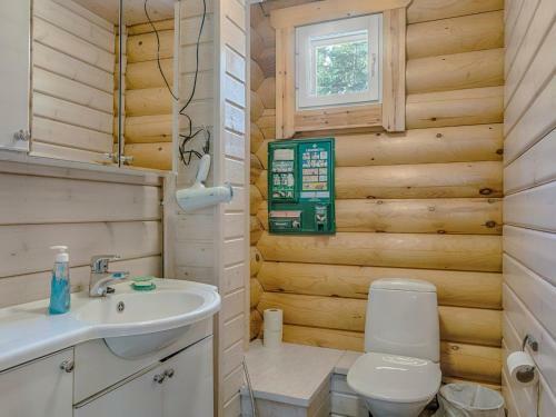 Holiday Home Valkealammi