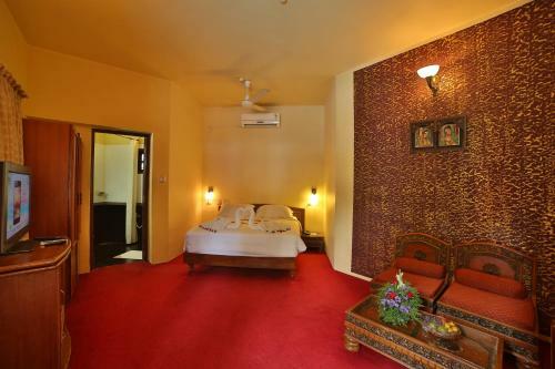 Hotel Deshadan Cliff & Beach Resort,varkala