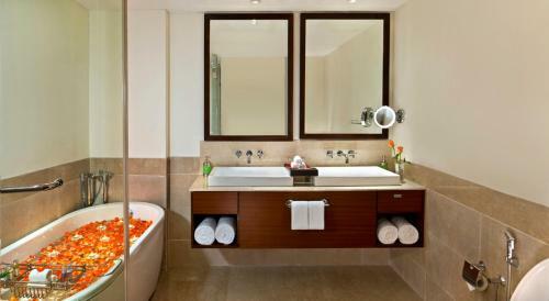 Hotel Park Plaza Chandigarh Zirakpur
