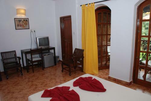 Hotel Sea Breeze Beach Resort Candolim, Goa