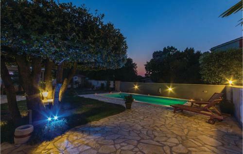 Three-bedroom Holiday Home In Vodnjan