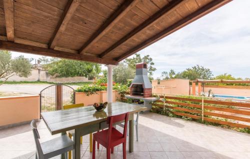 Hostal E-m Apartments With Private Pool