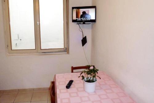 Apartments By The Sea Pisak (omis) - 2742