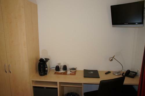 Hostal G�stehaus Adler
