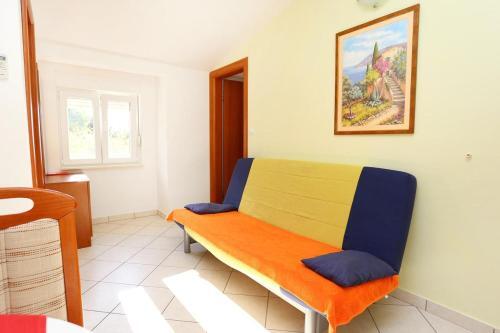 Apartments By The Sea Pisak (Omis) - 10323