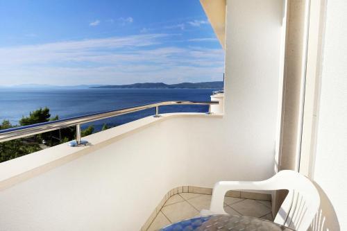 Apartments By The Sea Pisak (Omis) - 10323
