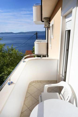 Apartments By The Sea Pisak (Omis) - 10323